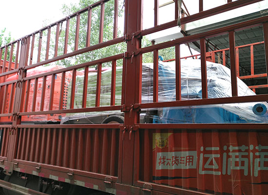 GYP-90液壓混凝土濕噴機(jī)、空壓機(jī)發(fā)貨現(xiàn)場(chǎng)